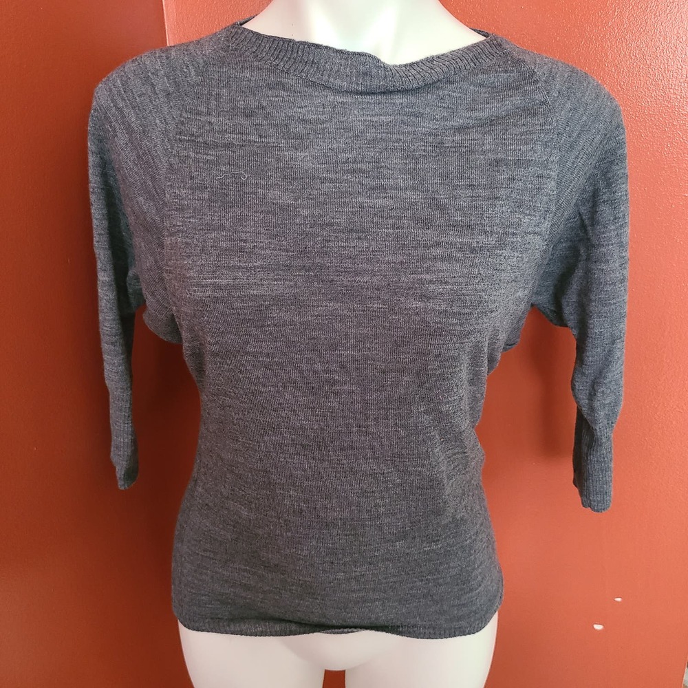 The Limited Gray Sweater Size SMall